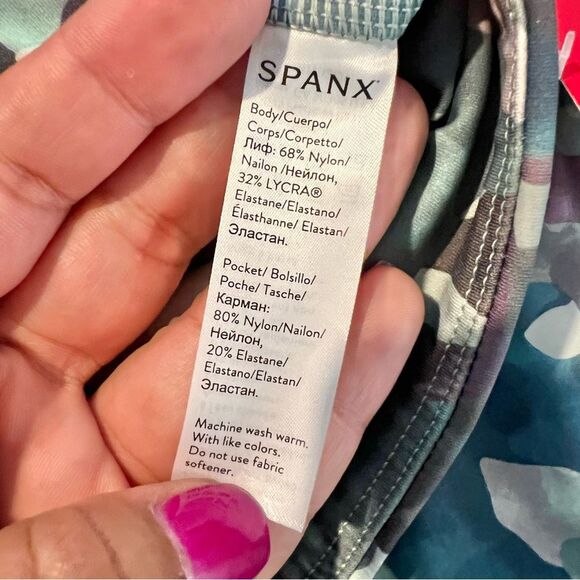 Spanx Woman’s 7/8 Leggings Painted Camo Pink Multi Active Printed Booty Boost XS - Picture 9 of 11